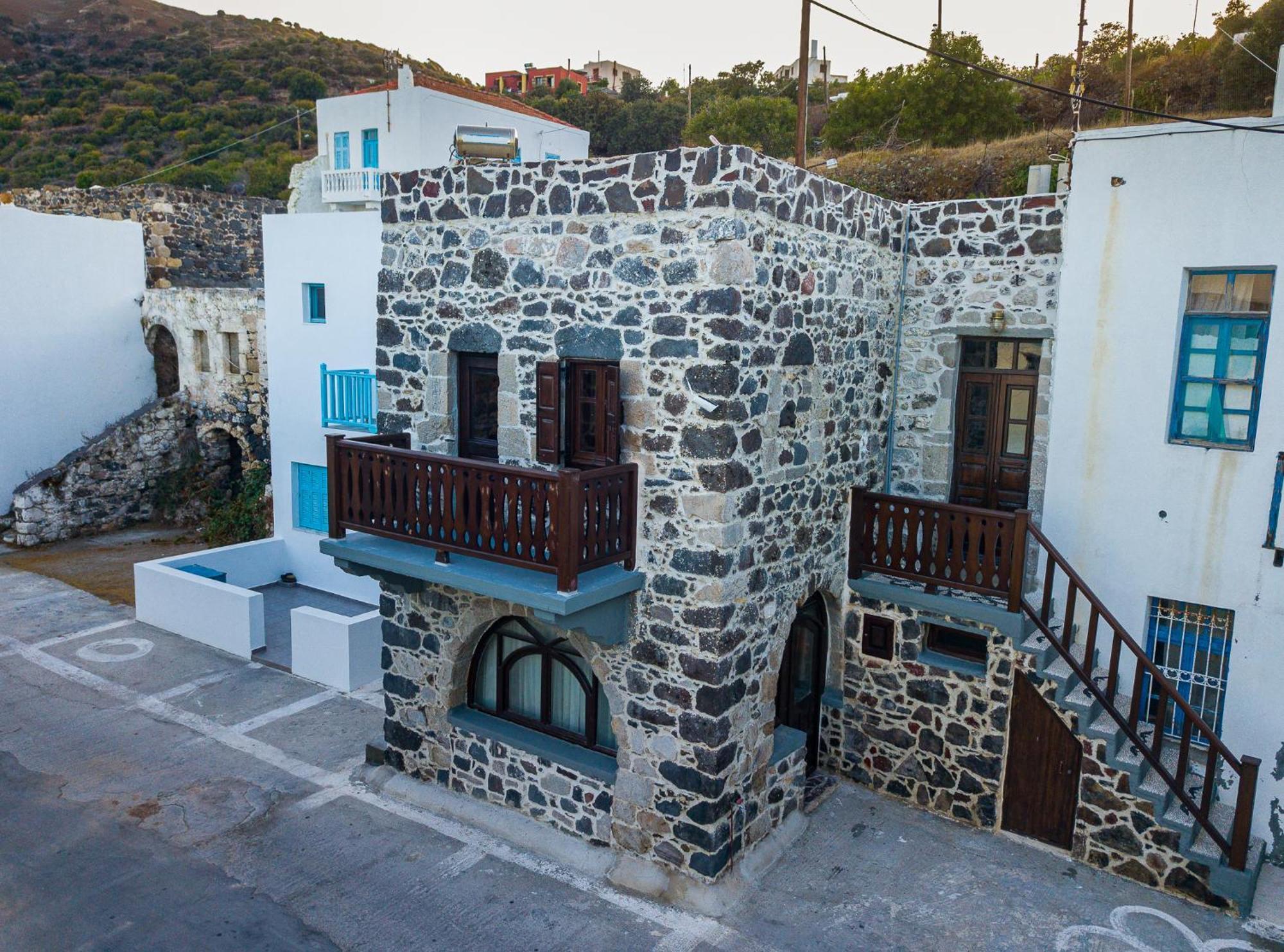 Plousiadi΄S Stone House Appartement Skála Buitenkant foto