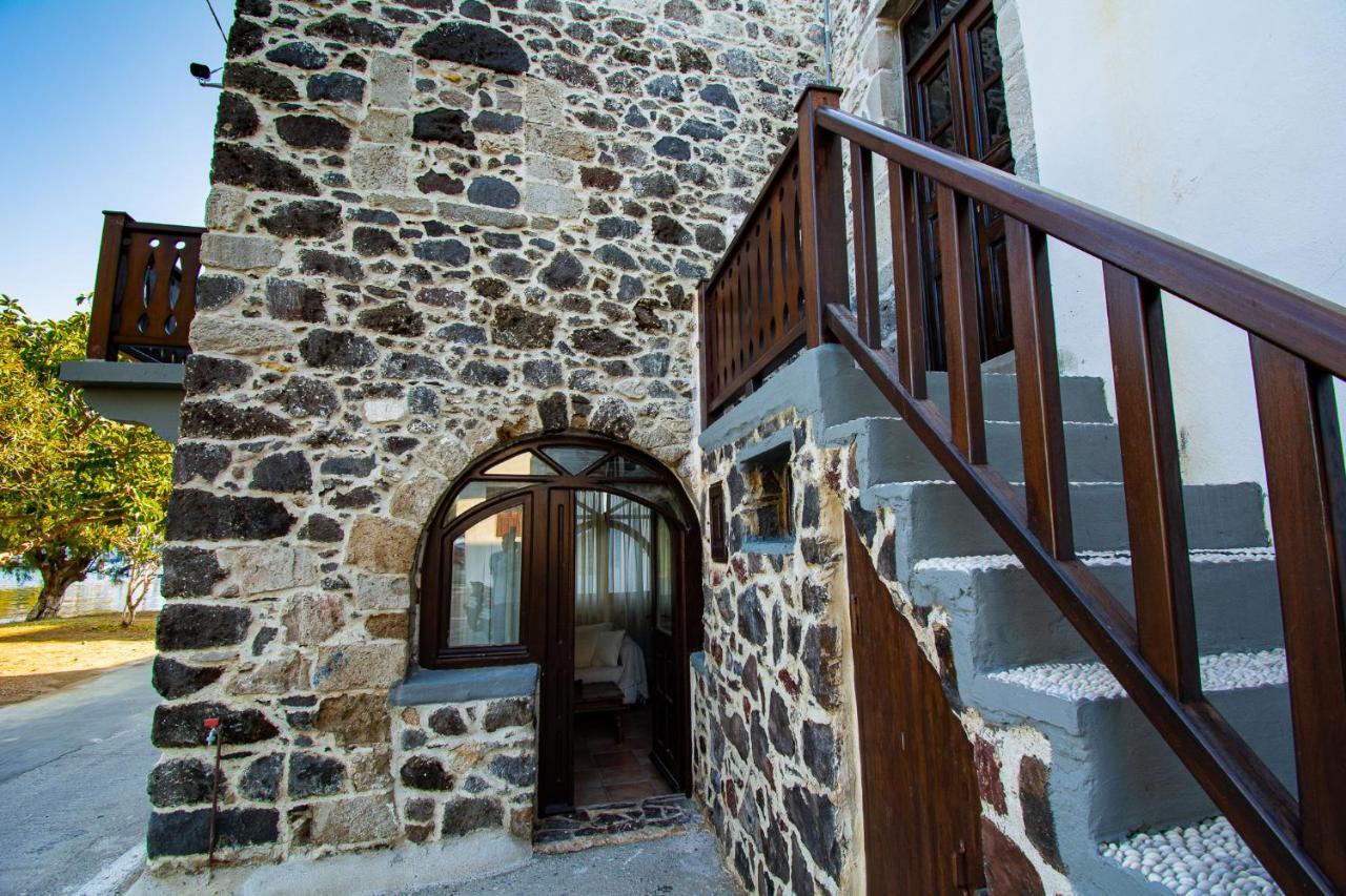 Plousiadi΄S Stone House Appartement Skála Buitenkant foto