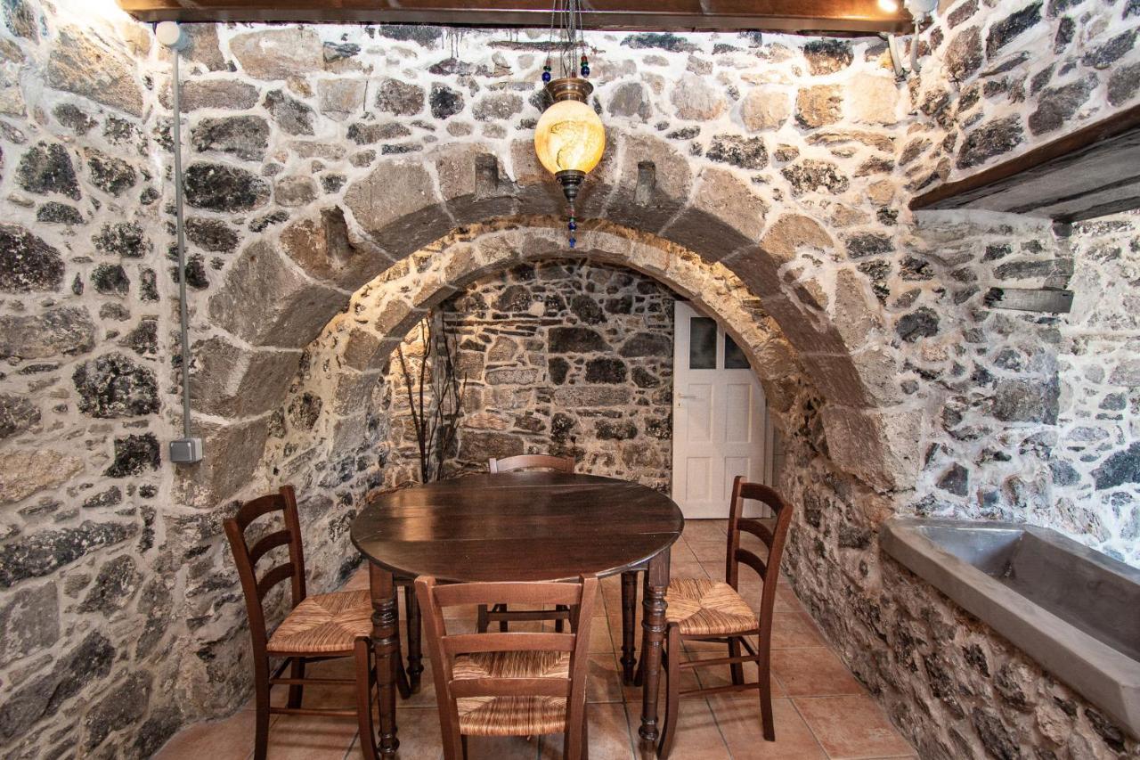 Plousiadi΄S Stone House Appartement Skála Buitenkant foto