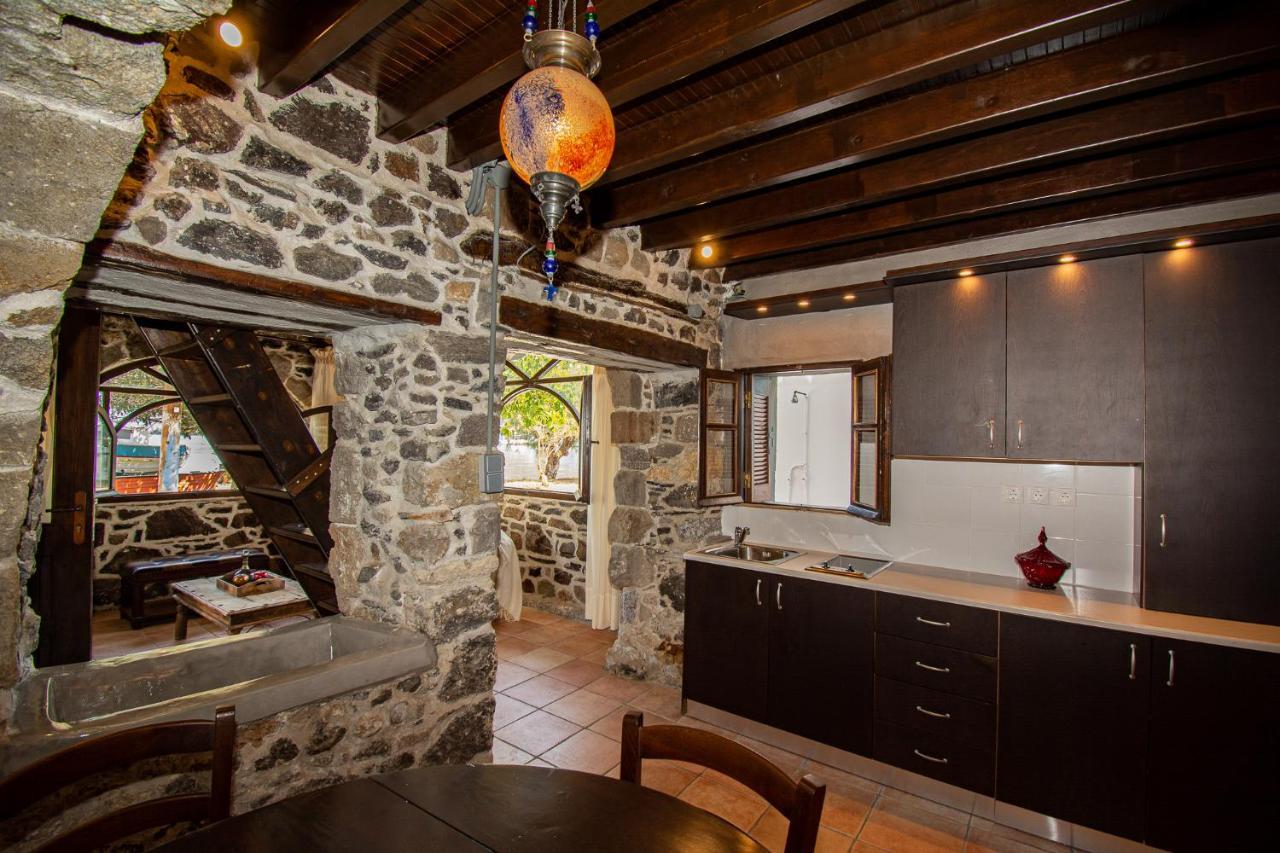 Plousiadi΄S Stone House Appartement Skála Buitenkant foto