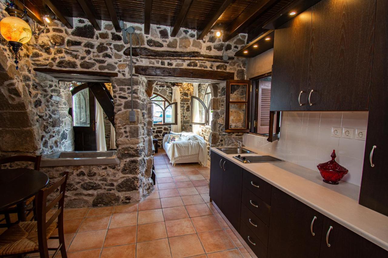 Plousiadi΄S Stone House Appartement Skála Buitenkant foto