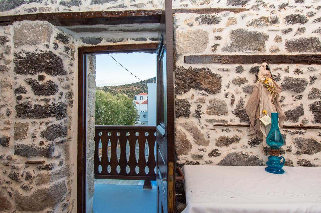 Plousiadi΄S Stone House Appartement Skála Buitenkant foto