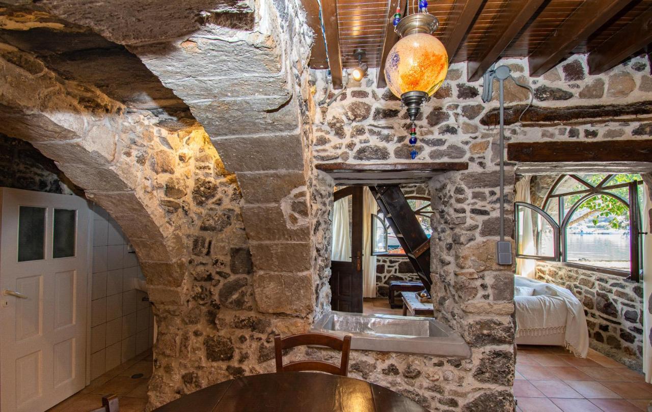 Plousiadi΄S Stone House Appartement Skála Buitenkant foto
