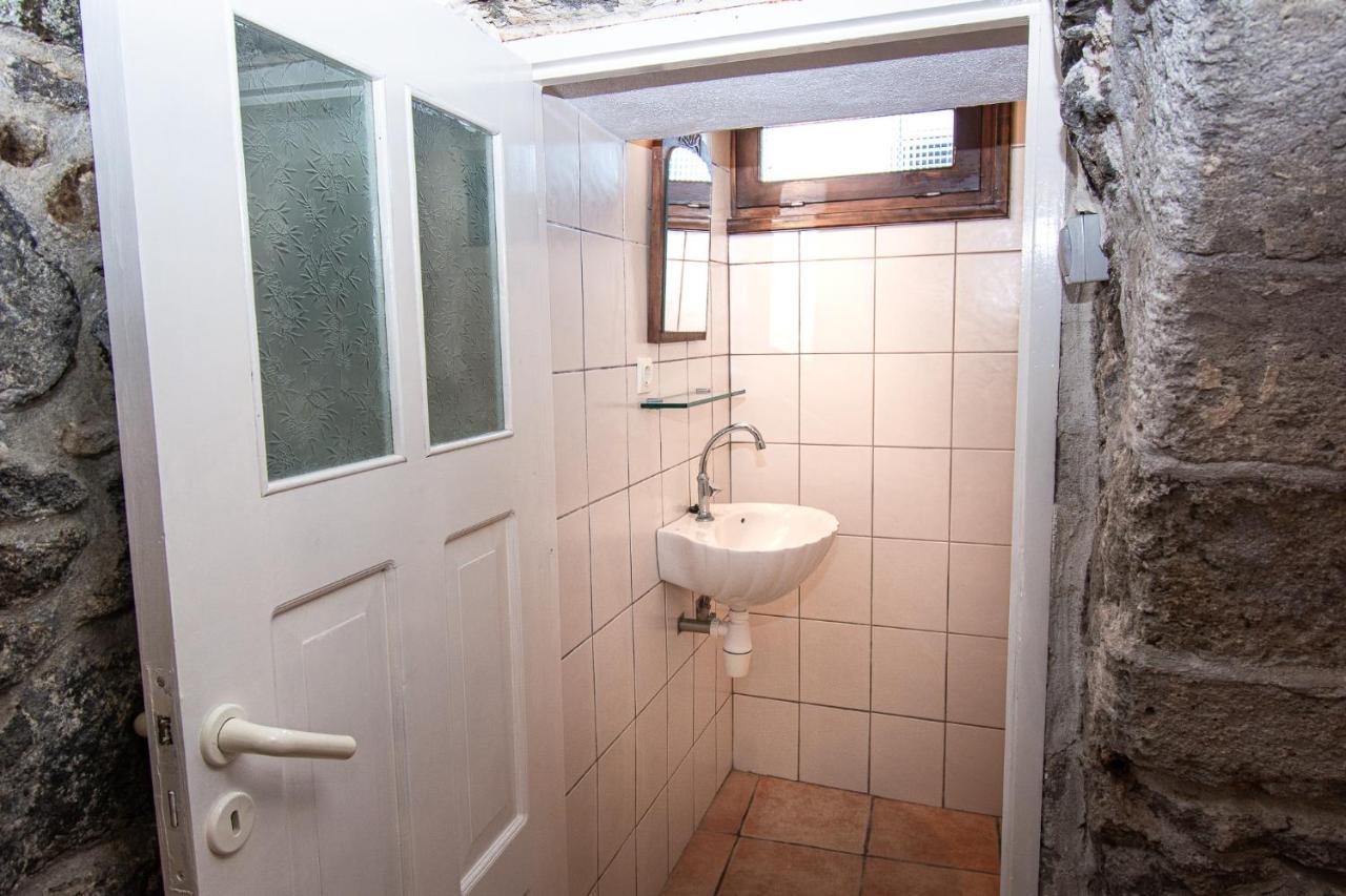 Plousiadi΄S Stone House Appartement Skála Buitenkant foto