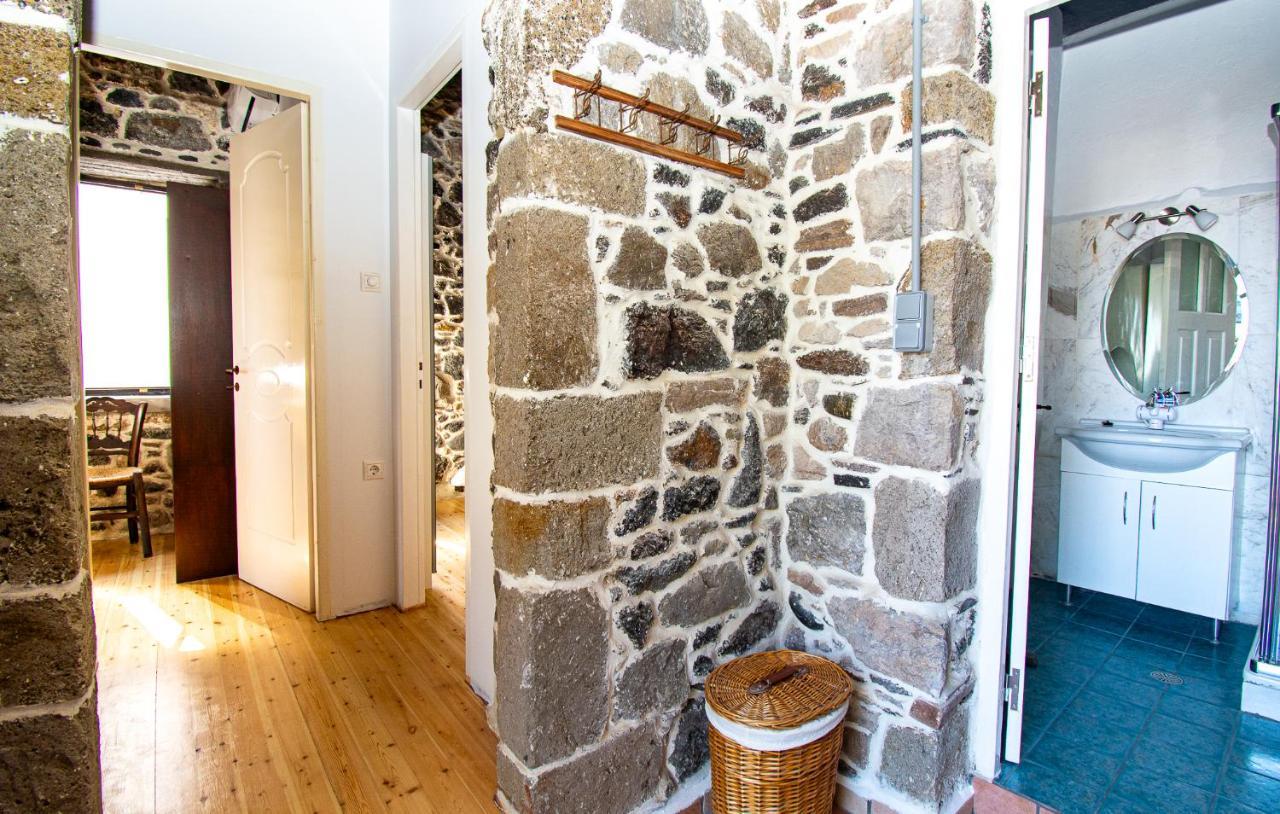 Plousiadi΄S Stone House Appartement Skála Buitenkant foto